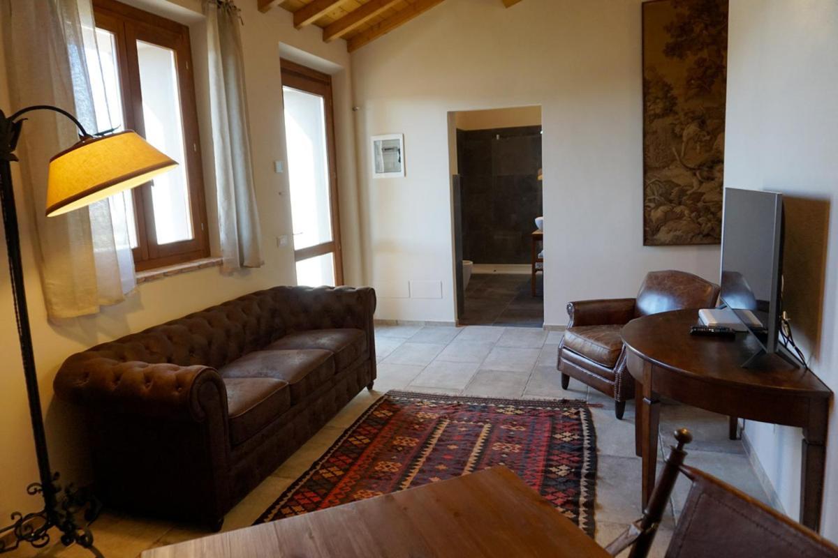 Agriturismo Cheloni Guasticce Exterior photo