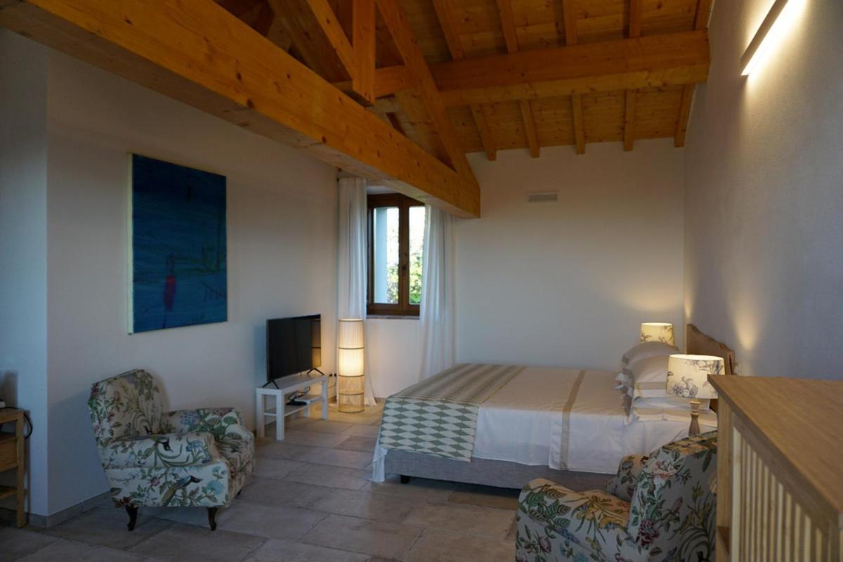 Agriturismo Cheloni Guasticce Exterior photo